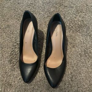Black heels size 7